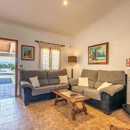 Vina Maria Willa Pollensa